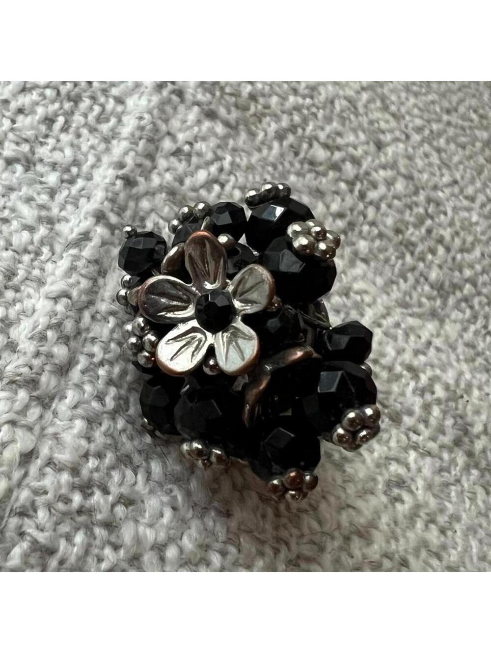 Antique Silver & Black Tone Stretch Cocktail Cluster Ring